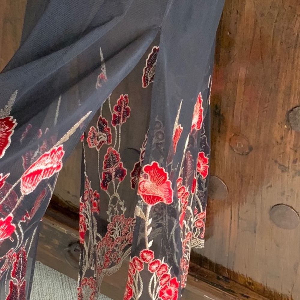 Dress - Picture 6 of 7